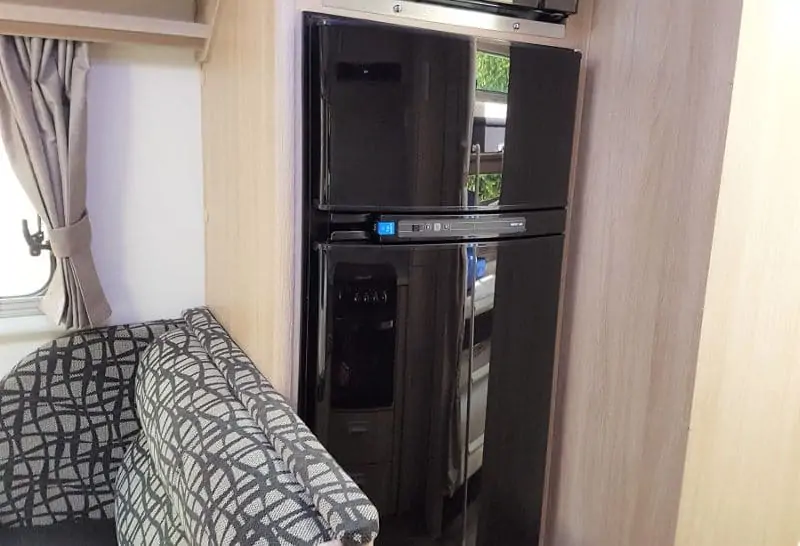 Jayco Starcraft Triple Bunks (19.613) Best Caravan Hire