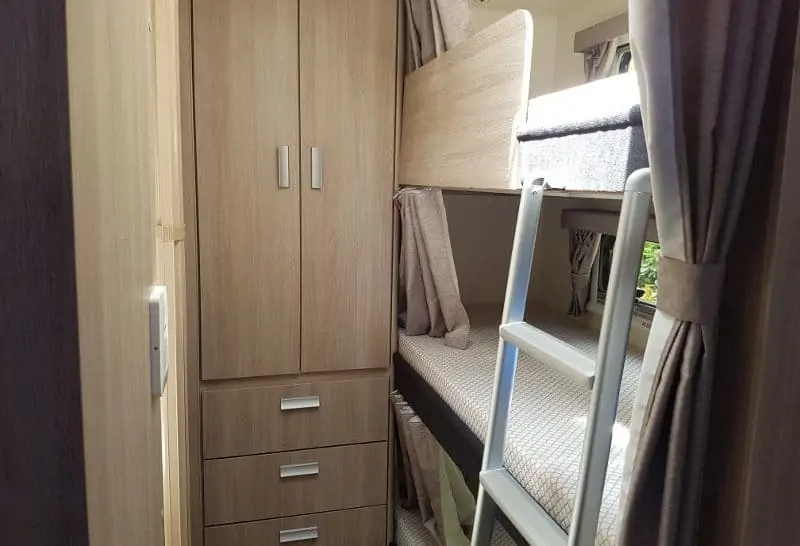 Jayco Starcraft Triple Bunks (19.613) Best Caravan Hire