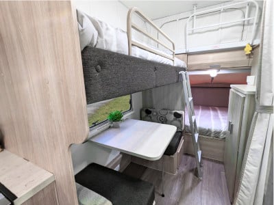 Broome-Jayco-Expanda-Club-Lounge-bunks-and-lounge.jpg