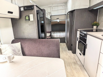 The-Sutherland-Jayco-Expanda-interior-400x300-1