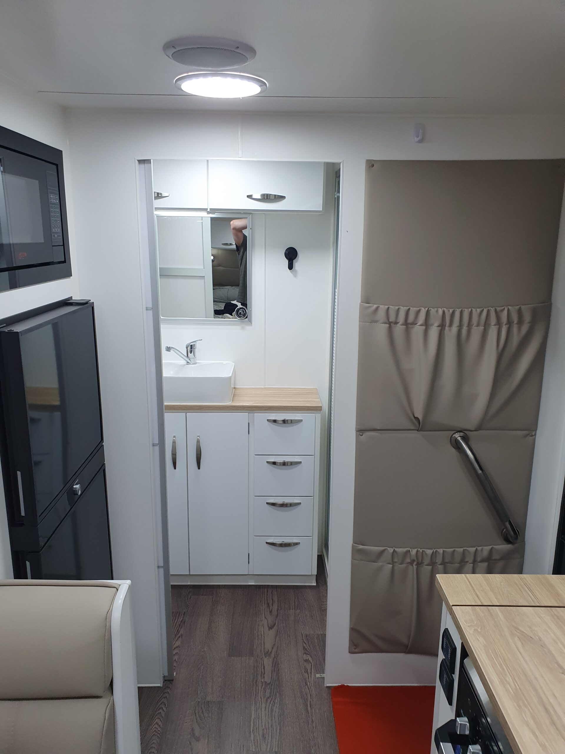 20251213_ensuite_entry