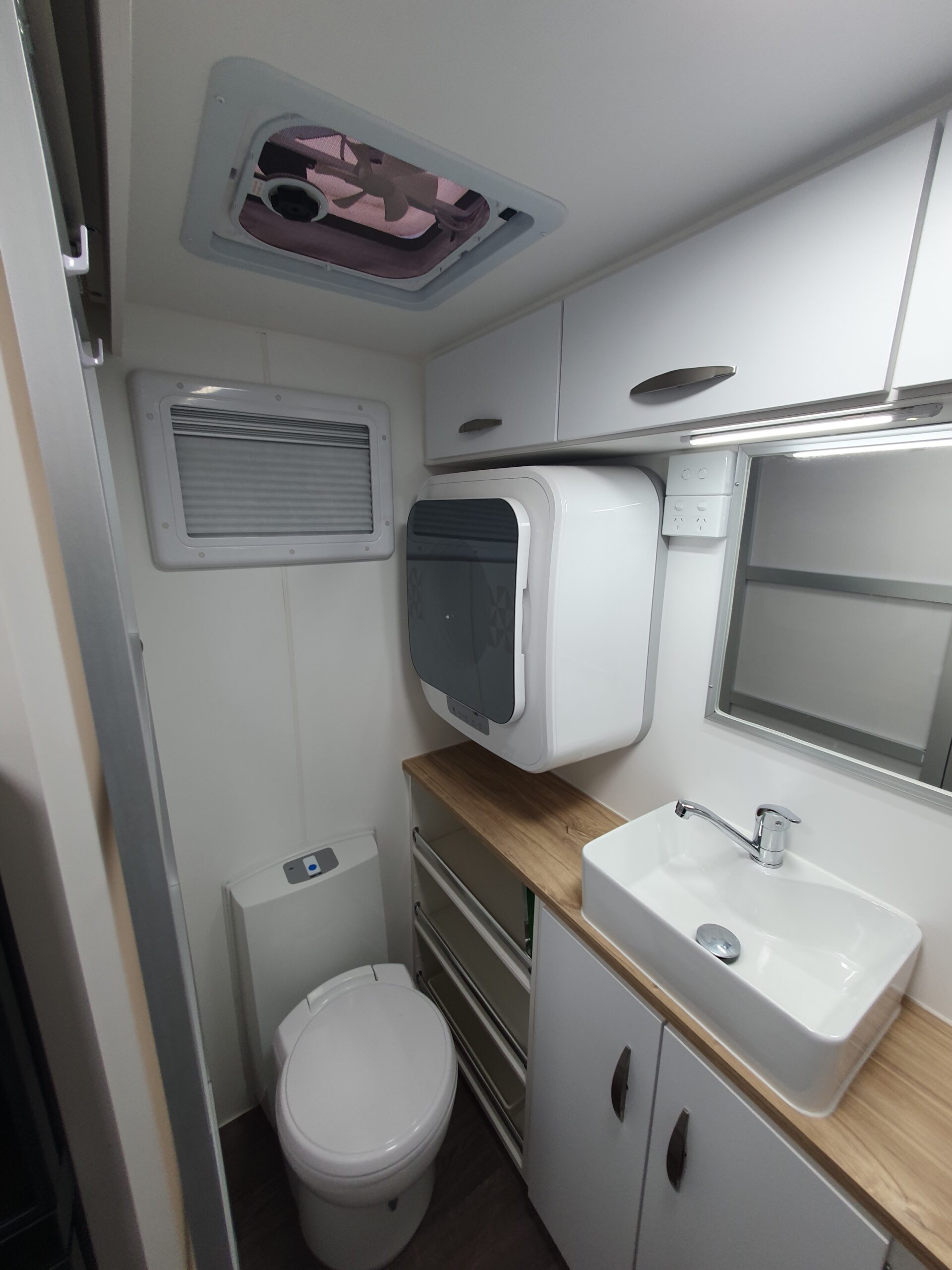 20251213_toilet___washing_machine