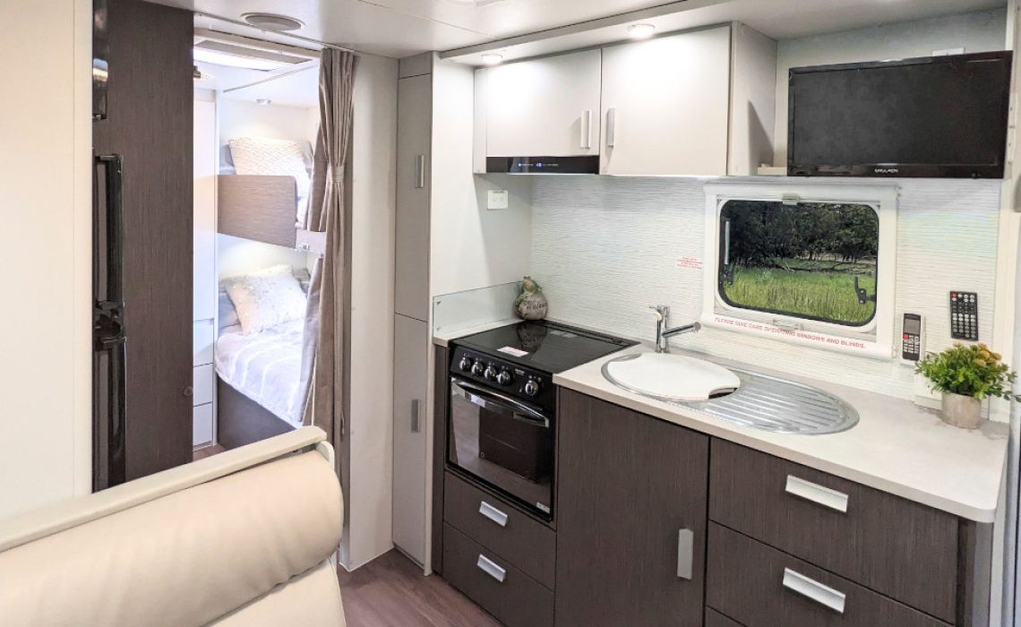 2018 Jayco Journey 19.61-3